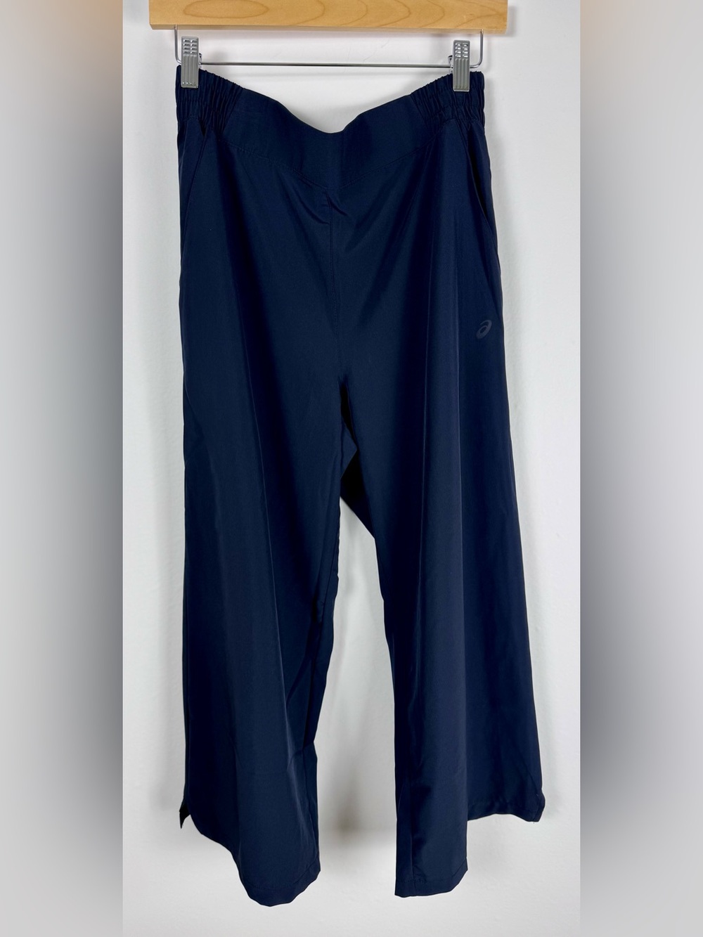 ASICS Women’s M Black Wide Leg Athletic Pants Stretch Pull On
